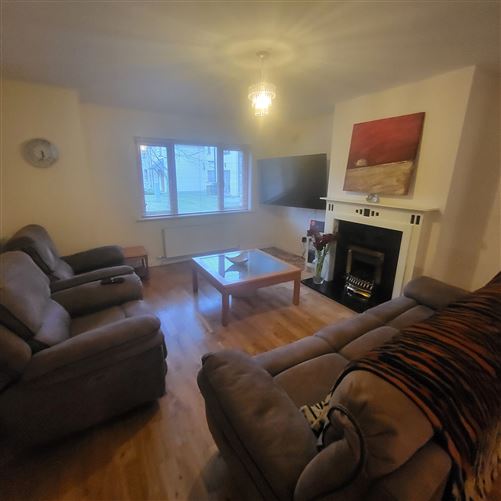 14 Earls Court Lough Rynn, Mohill, Leitrim
