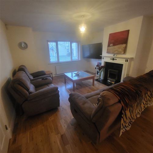 14 Earls Court Lough Rynn, Mohill, Leitrim