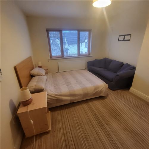14 Earls Court Lough Rynn, Mohill, Leitrim