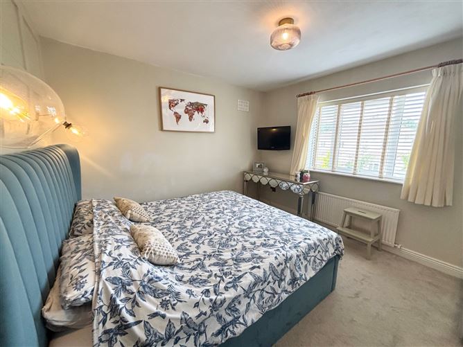 52 Hollybrook Park, Bray, Co. Wicklow