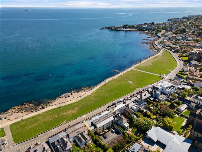 https://photos-a.propertyimages.ie/media/6/4/5/4960546/40c83d1e-2c04-4270-84d6-69fe9a2d5e43_l.jpg