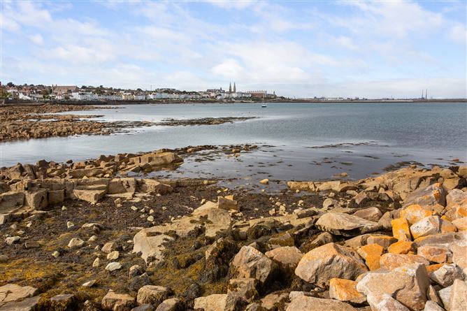 https://photos-a.propertyimages.ie/media/6/4/5/4960546/40c83d1e-2c04-4270-84d6-69fe9a2d5e43_l.jpg