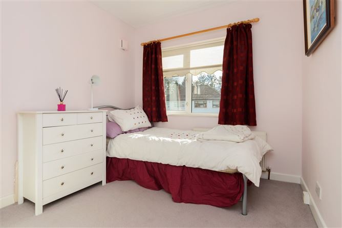 17 Cypress Grove North, Templeogue, Dublin 6W