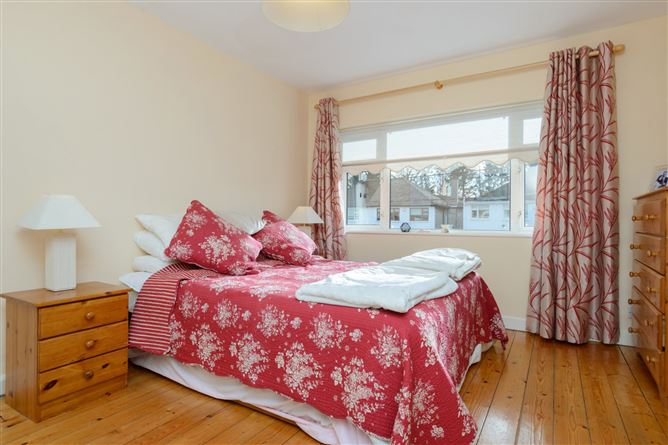 17 Cypress Grove North, Templeogue, Dublin 6W