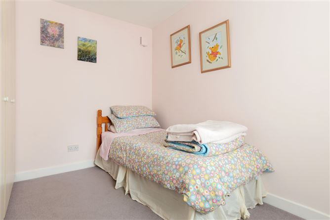 17 Cypress Grove North, Templeogue, Dublin 6W
