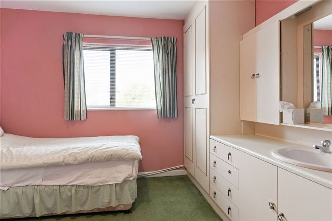 44 South Park, Foxrock, Dublin 18