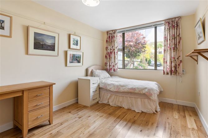 44 South Park, Foxrock, Dublin 18