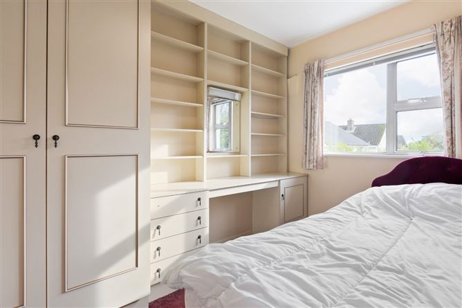 44 South Park, Foxrock, Dublin 18