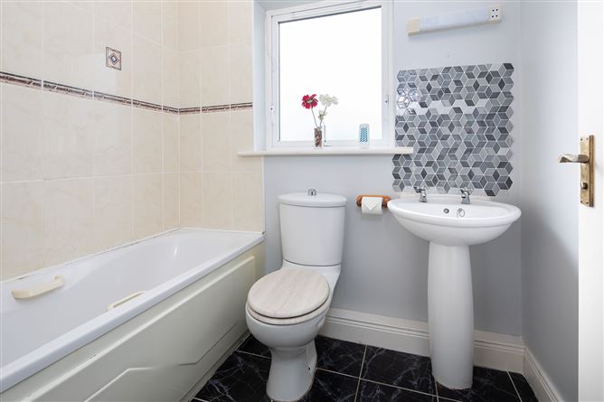 2 Cherry Orchard, Broomfield Village, Midleton, Cork