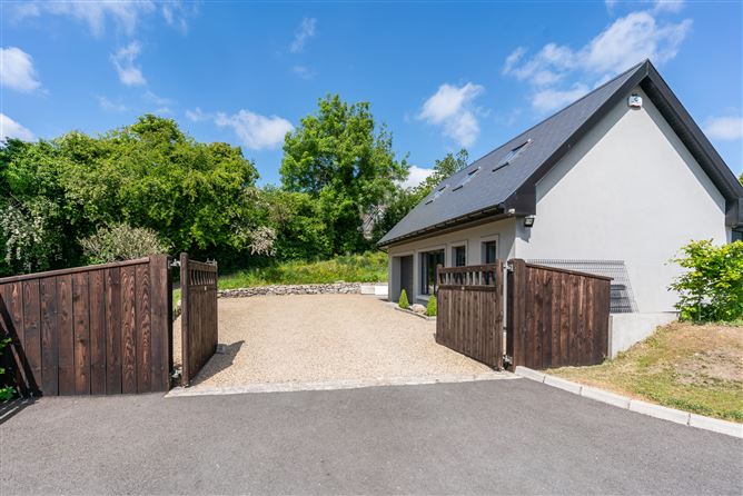 Residence on c. 1 Acre / 0.404 HA., Avalon, Tinode, Blessington, Wicklow