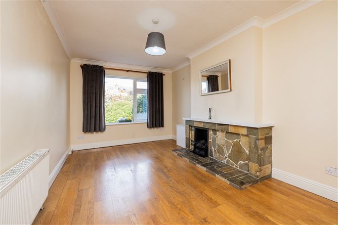 https://photos-a.propertyimages.ie/media/6/4/6/4996646/c9b38c96-f432-40bb-ac6d-ba415954f78e_l.jpg