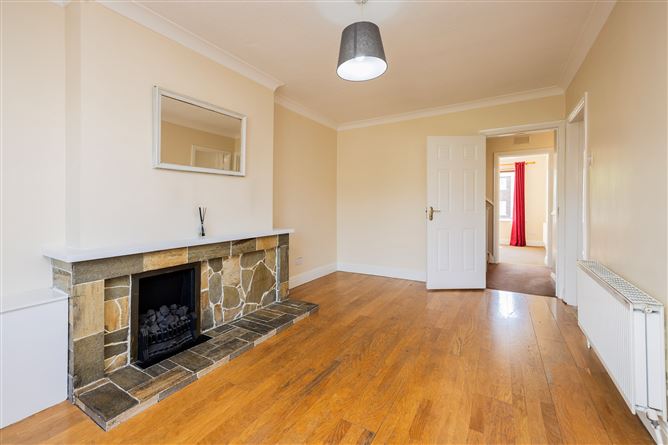 https://photos-a.propertyimages.ie/media/6/4/6/4996646/c9b38c96-f432-40bb-ac6d-ba415954f78e_l.jpg