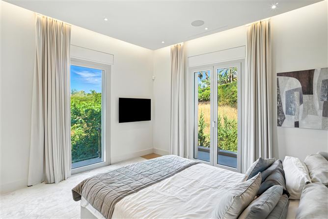 Photo 6 of 30 — Marbella, Marbella Golden Mile, Sierra Blanca, Spain
