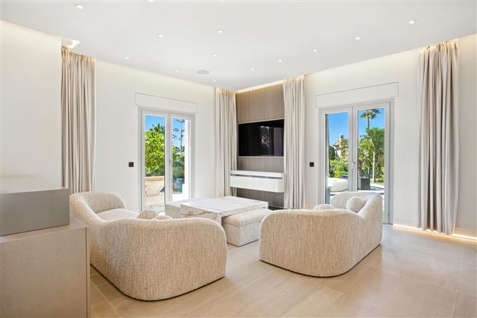 Photo 11 of 30 — Marbella, Marbella Golden Mile, Sierra Blanca, Spain