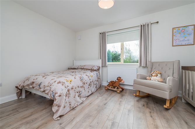 https://photos-a.propertyimages.ie/media/6/4/7/5002746/8492e0ad-4418-41fb-ac00-92afa4ad2269_l.jpg