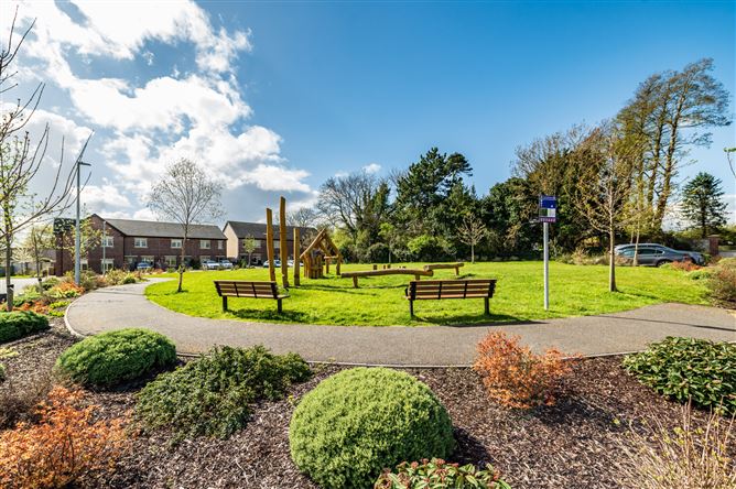 https://photos-a.propertyimages.ie/media/6/4/7/5002746/8492e0ad-4418-41fb-ac00-92afa4ad2269_l.jpg