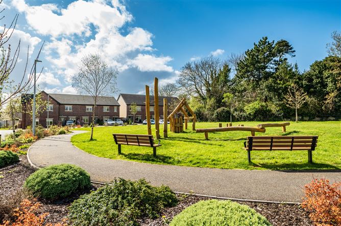 https://photos-a.propertyimages.ie/media/6/4/7/5002746/8492e0ad-4418-41fb-ac00-92afa4ad2269_l.jpg