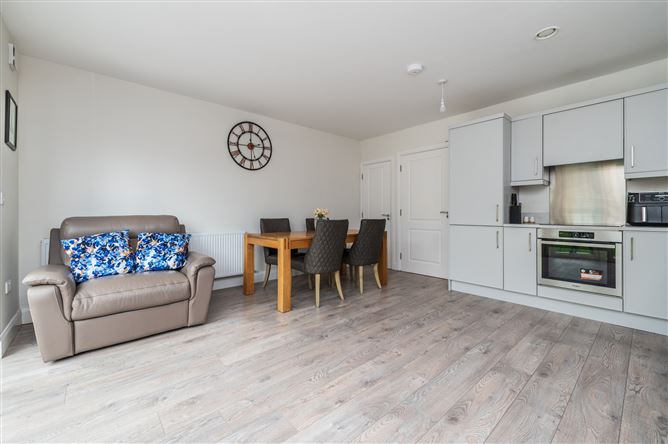 https://photos-a.propertyimages.ie/media/6/4/7/5002746/8492e0ad-4418-41fb-ac00-92afa4ad2269_l.jpg