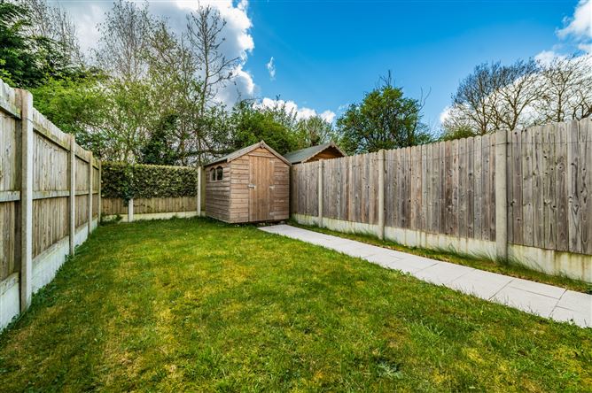 https://photos-a.propertyimages.ie/media/6/4/7/5002746/8492e0ad-4418-41fb-ac00-92afa4ad2269_l.jpg