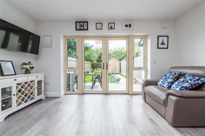 https://photos-a.propertyimages.ie/media/6/4/7/5002746/8492e0ad-4418-41fb-ac00-92afa4ad2269_l.jpg