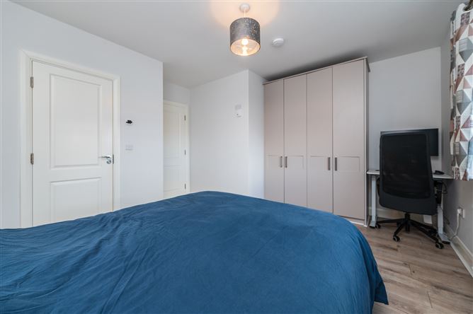 https://photos-a.propertyimages.ie/media/6/4/7/5002746/8492e0ad-4418-41fb-ac00-92afa4ad2269_l.jpg