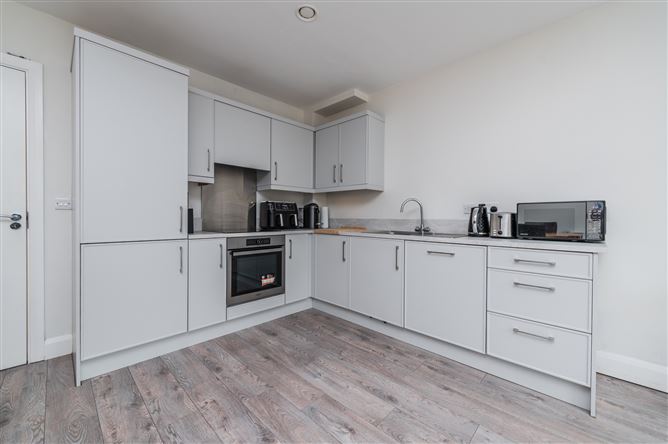 https://photos-a.propertyimages.ie/media/6/4/7/5002746/8492e0ad-4418-41fb-ac00-92afa4ad2269_l.jpg
