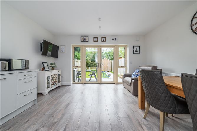 https://photos-a.propertyimages.ie/media/6/4/7/5002746/8492e0ad-4418-41fb-ac00-92afa4ad2269_l.jpg
