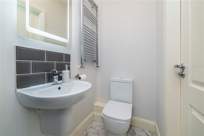 https://photos-a.propertyimages.ie/media/6/4/7/5002746/8492e0ad-4418-41fb-ac00-92afa4ad2269_l.jpg