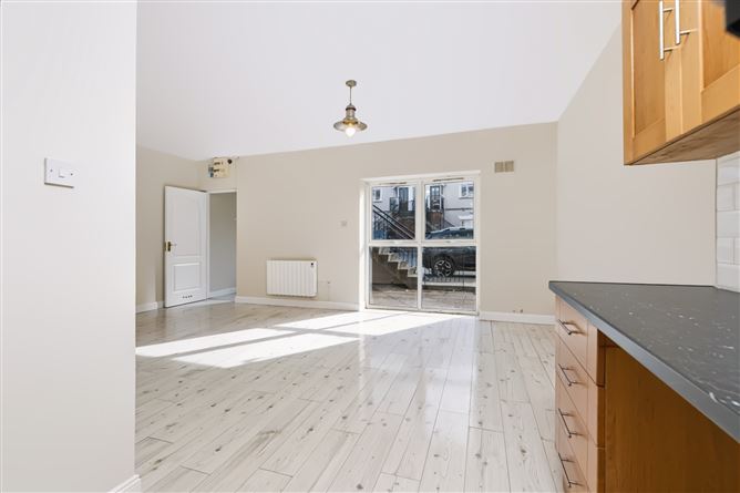 Photo 8 of 24 — 42 Melrose Court, Upper Georges Street, Co.Wexford