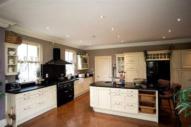 Manderley, Dunbell Big, Maddoxtown, Sion Road, Kilkenny