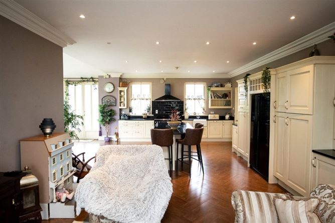Manderley, Dunbell Big, Maddoxtown, Sion Road, Kilkenny