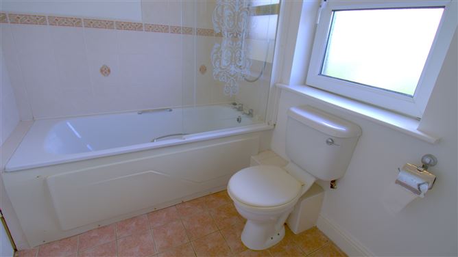 20 Harbour Court, Courtmacsherry,   West Cork