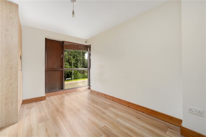 19 Castlegate Drive, Adamstown, Co.Dublin