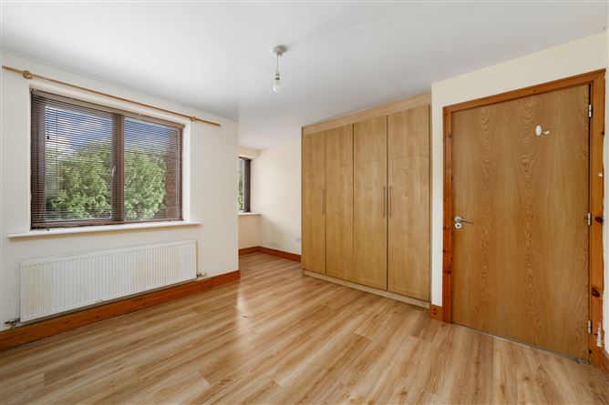 19 Castlegate Drive, Adamstown, Co.Dublin