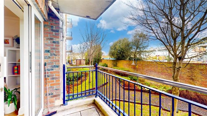 218 hampton square, Navan Road, Dublin 7