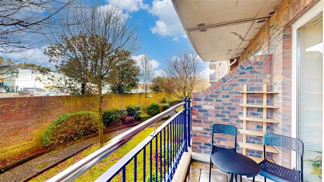 218 hampton square, Navan Road, Dublin 7