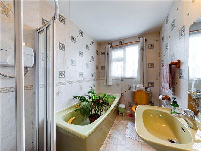 Villa Saint John, Athlone West, Westmeath