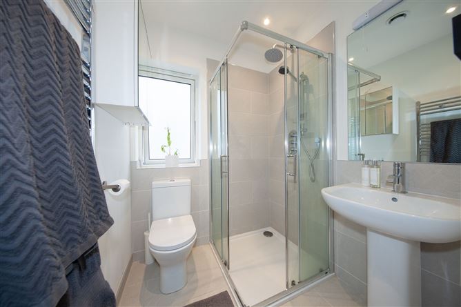 6 The Glen, Carrickmines Manor, Glenamuck Road, Carrickmines, Dublin