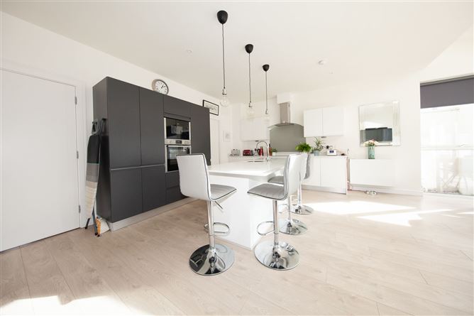 6 The Glen, Carrickmines Manor, Glenamuck Road, Carrickmines, Dublin