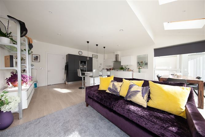 6 The Glen, Carrickmines Manor, Glenamuck Road, Carrickmines, Dublin