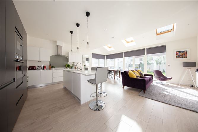 6 The Glen, Carrickmines Manor, Glenamuck Road, Carrickmines, Dublin