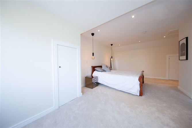 6 The Glen, Carrickmines Manor, Glenamuck Road, Carrickmines, Dublin