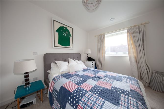 6 The Glen, Carrickmines Manor, Glenamuck Road, Carrickmines, Dublin
