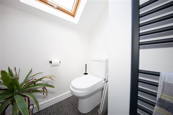 6 The Glen, Carrickmines Manor, Glenamuck Road, Carrickmines, Dublin