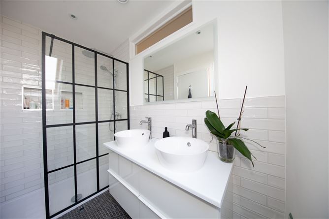 6 The Glen, Carrickmines Manor, Glenamuck Road, Carrickmines, Dublin