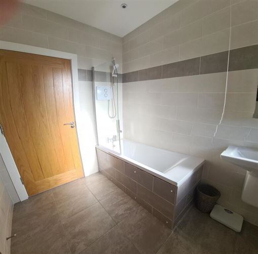 27 Glas Na Habhainn, Attirory, Carrick On Shannon, Leitrim