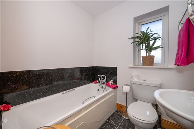 28 Manor Green, Grange Manor, Ovens, Co. Cork