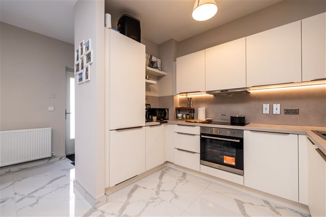 https://photos-a.propertyimages.ie/media/6/5/0/4953056/74d5b1bd-455f-4b43-9d9f-8bc149ff6c67_l.jpg