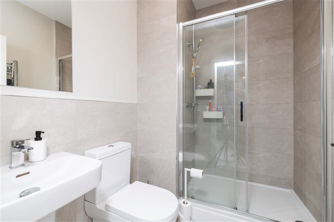 https://photos-a.propertyimages.ie/media/6/5/0/4953056/74d5b1bd-455f-4b43-9d9f-8bc149ff6c67_l.jpg