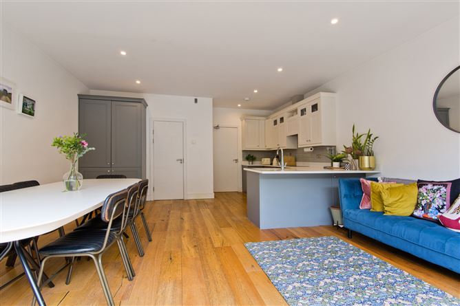 1 Grand Canal View, Saint James's Terrace, Dublin 8